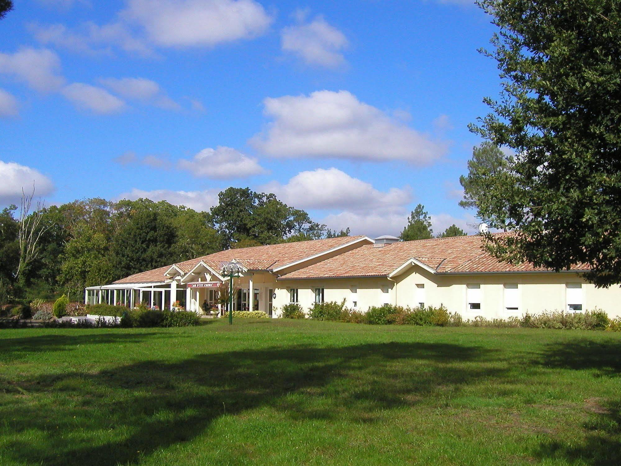 Au P'Tit Creux Des Landes Hotel Ychoux Exterior photo